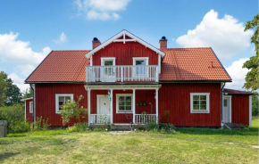 Awesome Home In Mönsterås With House Sea View Mönsterås